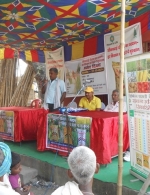 Mr. Kirti Narayan, rice farmer sharing rice experiences, Parmanandpur, Vaishali, Bihar